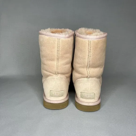 Womens UGG Boots Light Pink Tan Classic Short Perforated Suede Wool Boho Sz 6 - Picture 4 of 16